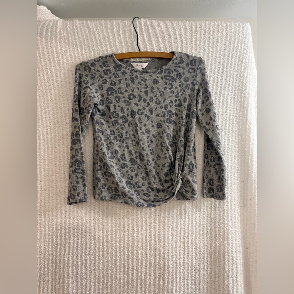 r + r Long Sleeve Cheetah Print Top.              Kids Size - S (6-7)